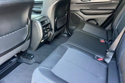 2026 Jeep Grand Cherokee GRAND CHEROKEE LAREDO X 4X4
