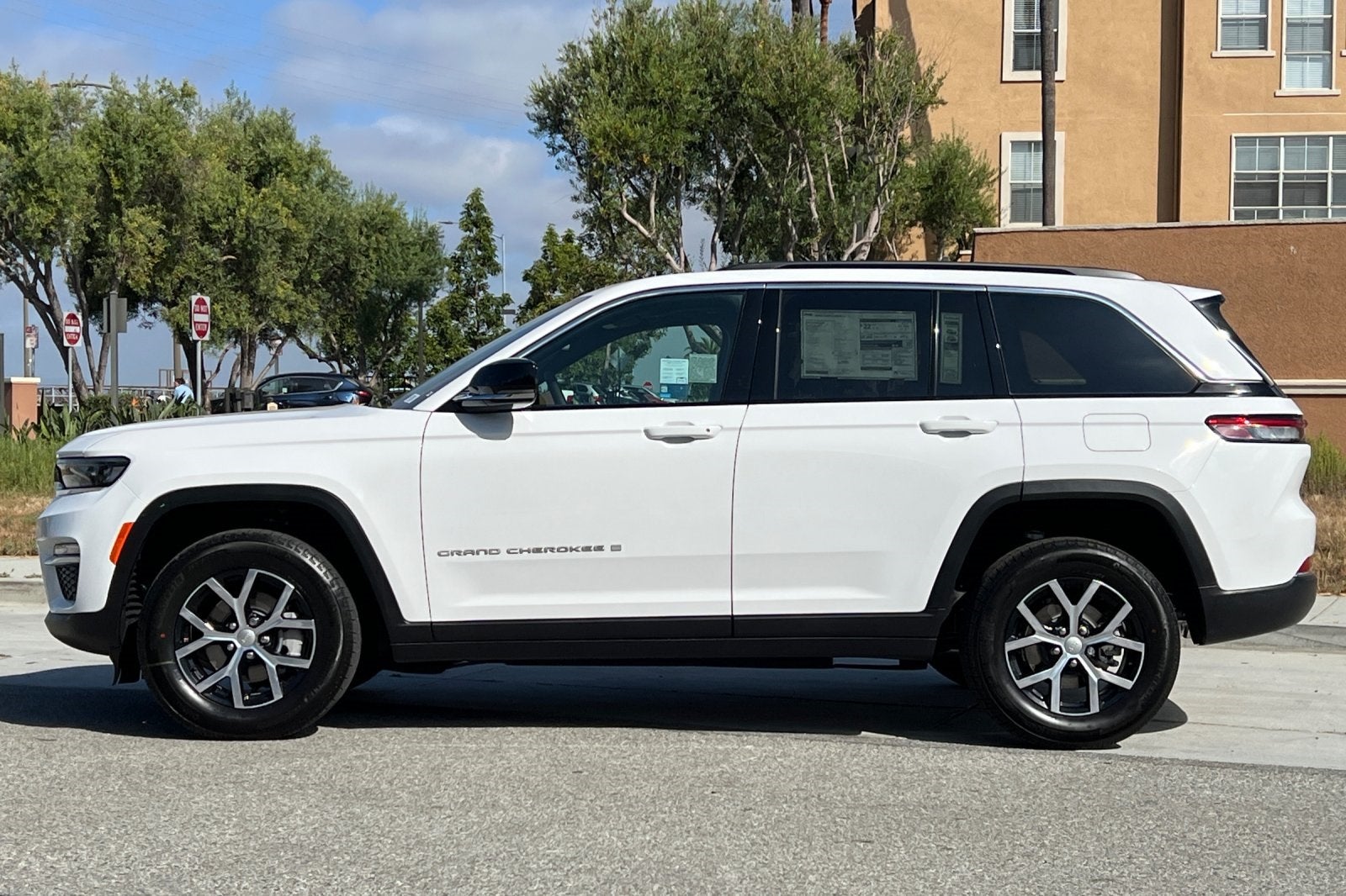 2025 Jeep Grand Cherokee GRAND CHEROKEE LIMITED 4X4