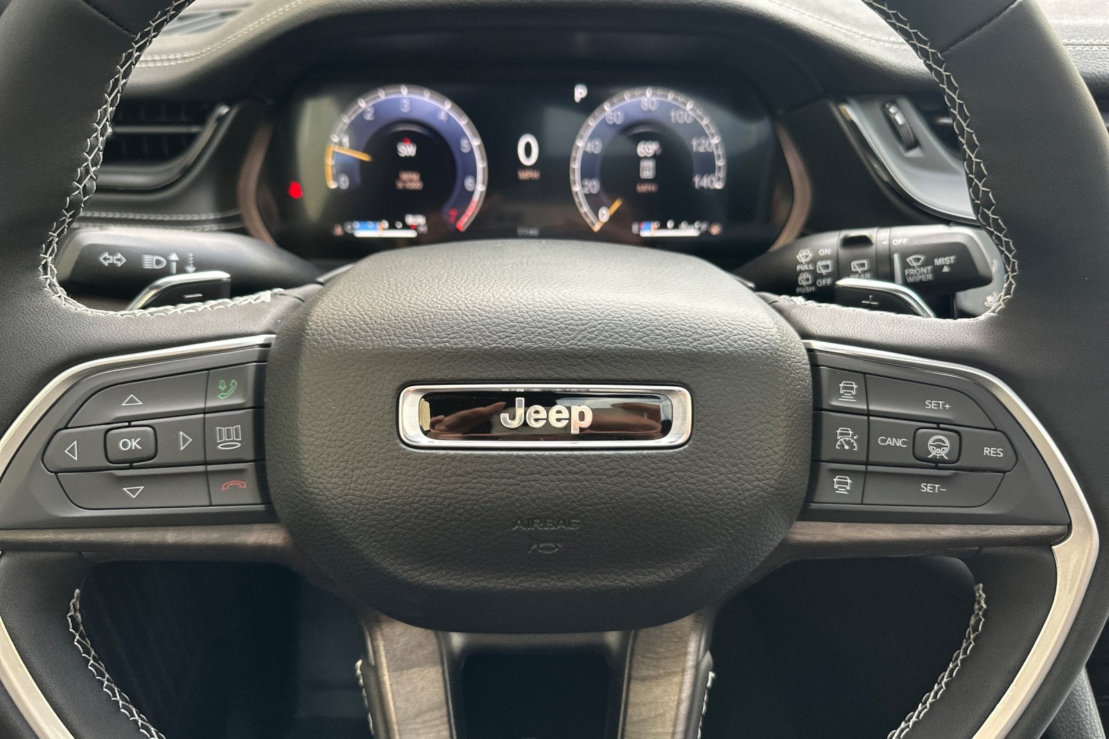 2027 Jeep Grand Cherokee GRAND CHEROKEE LIMITED RESERVE 4X4