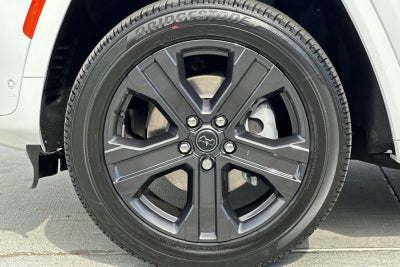 2027 Jeep Grand Cherokee GRAND CHEROKEE LIMITED RESERVE 4X4