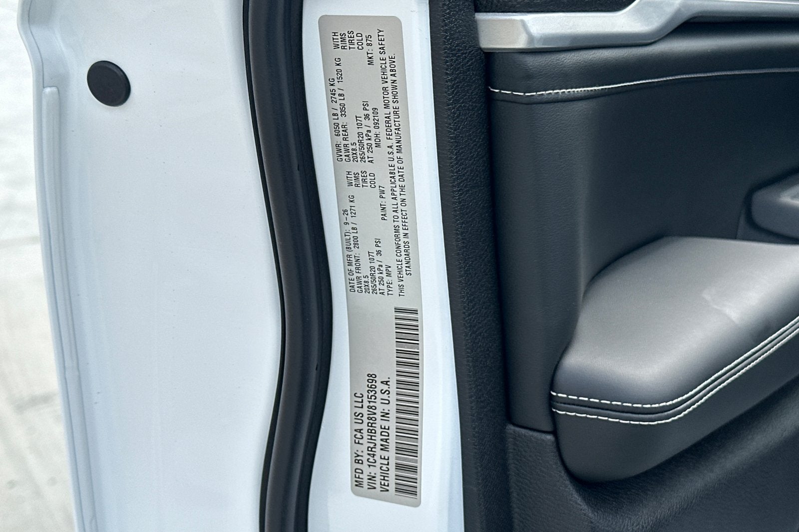 2027 Jeep Grand Cherokee GRAND CHEROKEE LIMITED RESERVE 4X4