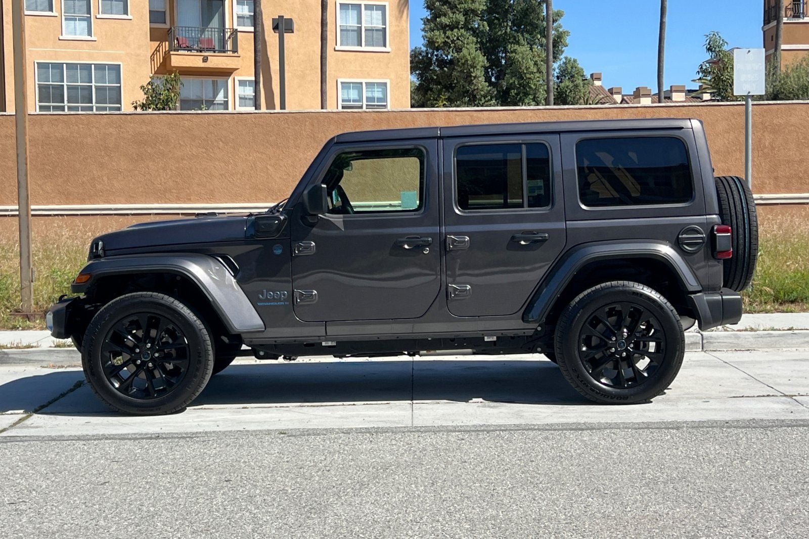 2025 Jeep Wrangler 4xe Sahara 4xe