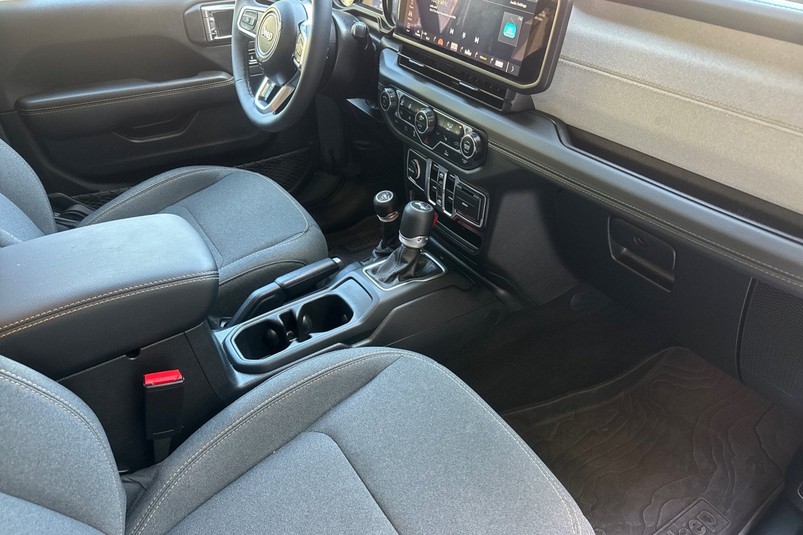 2025 Jeep Wrangler Sahara 4xe