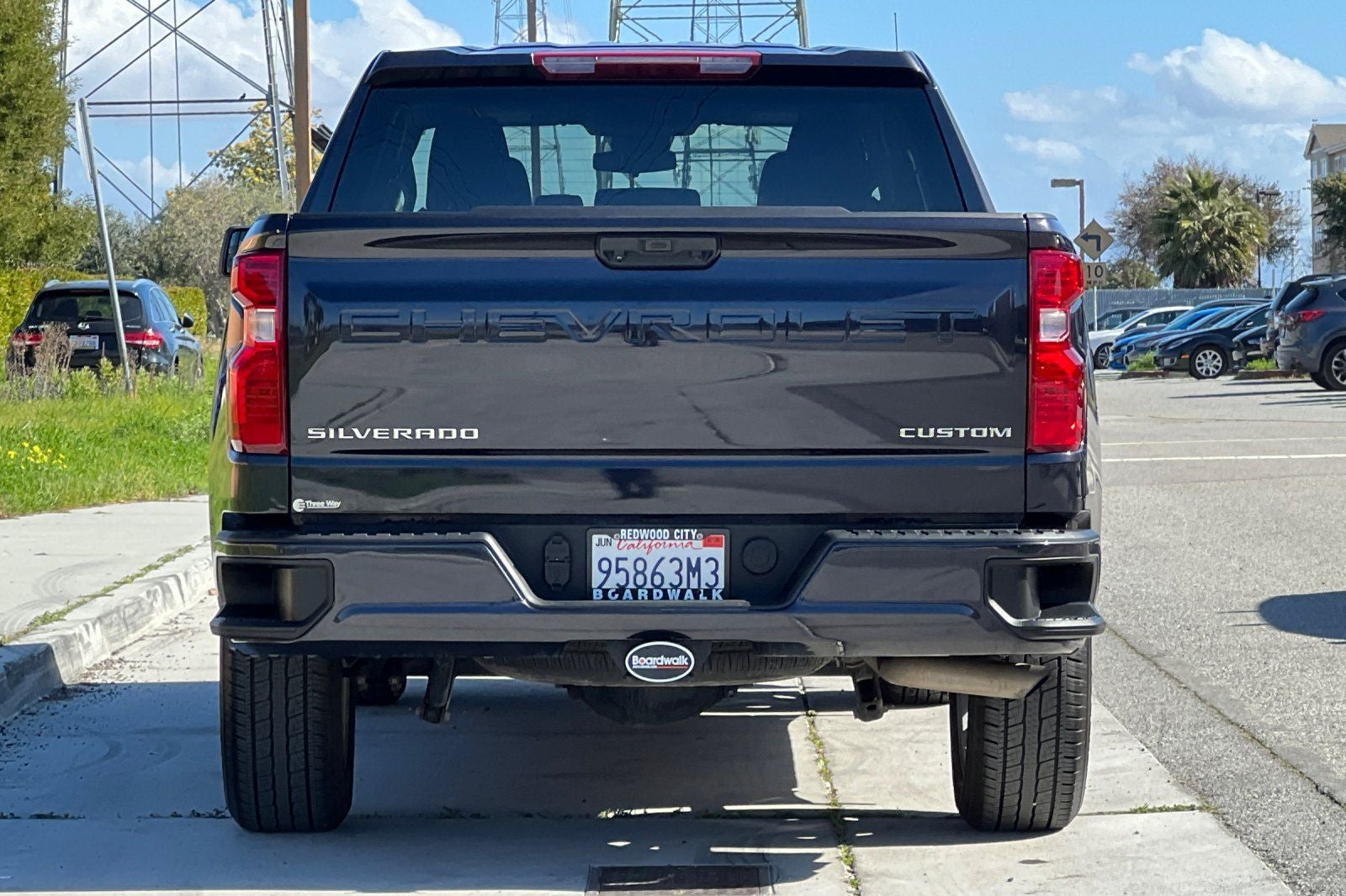 2022 Chevrolet Silverado 1500 2WD Crew Cab Short Bed Custom