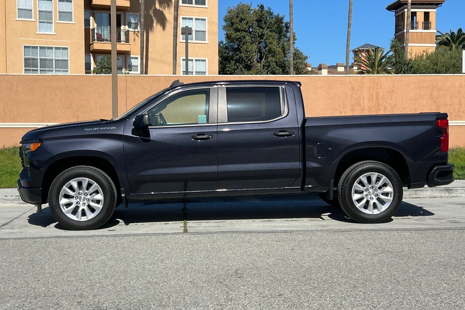 2022 Chevrolet Silverado 1500 2WD Crew Cab Short Bed Custom