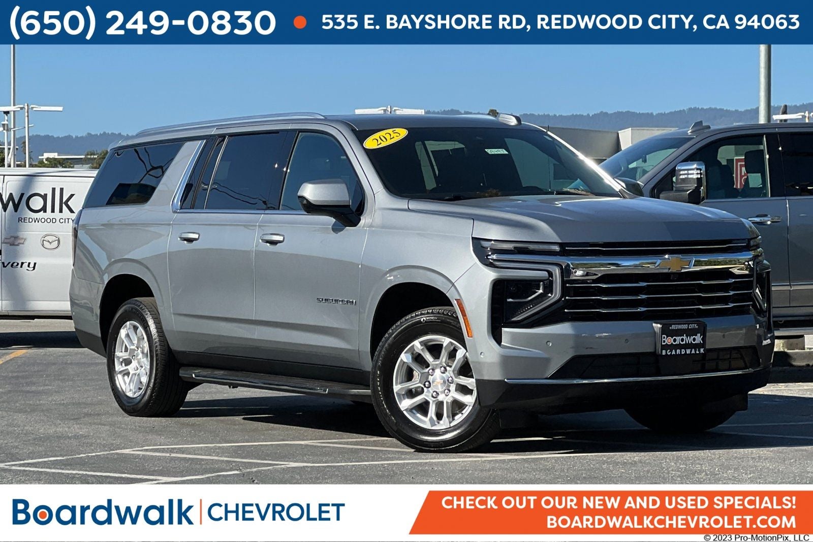 2025 Chevrolet Suburban 4WD LT