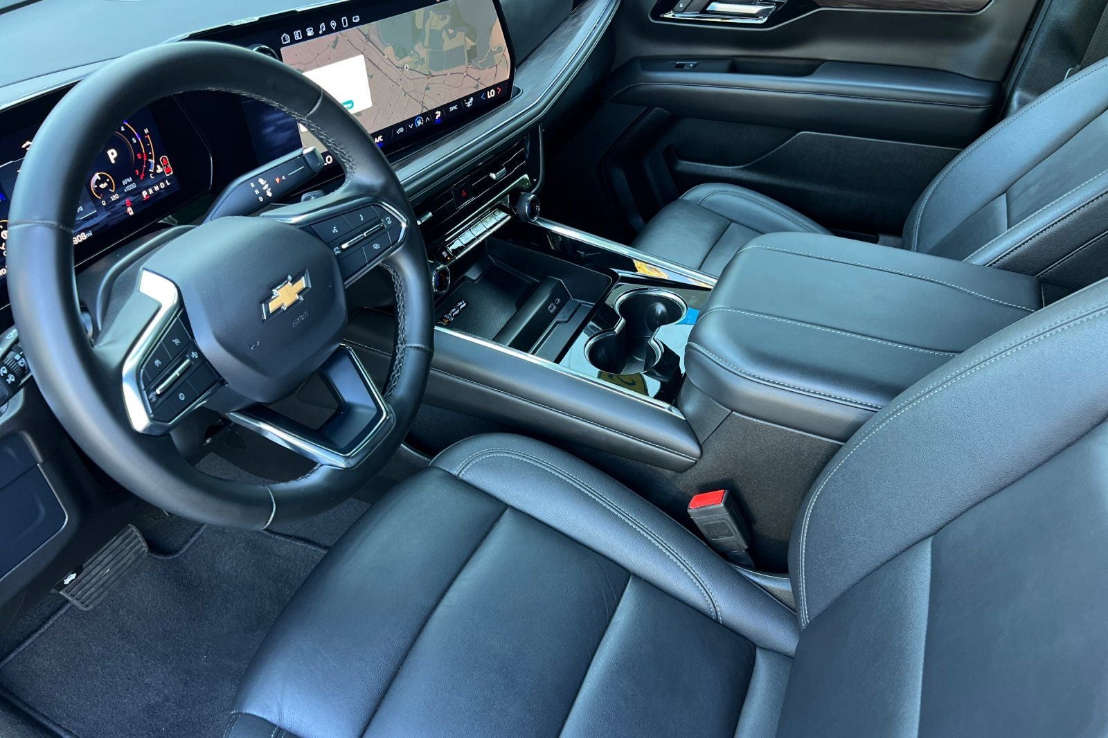 2025 Chevrolet Suburban 4WD LT