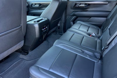 2025 Chevrolet Suburban 4WD LT
