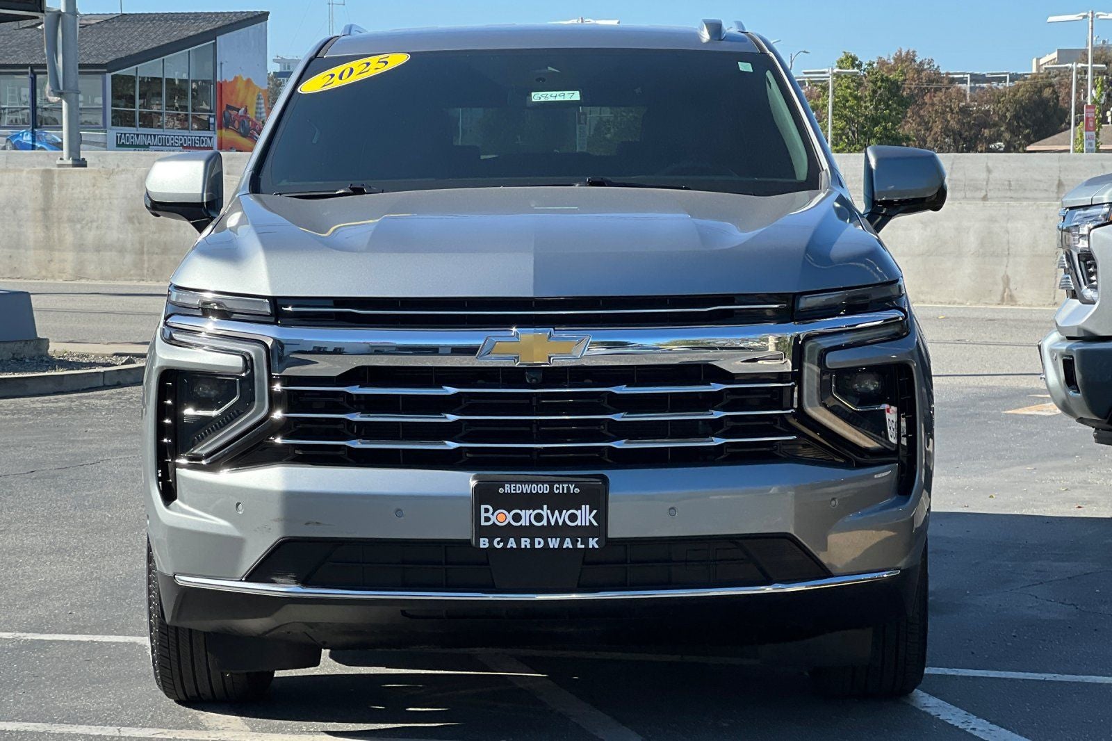 2025 Chevrolet Suburban 4WD LT