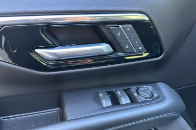 2025 Chevrolet Suburban 4WD LT