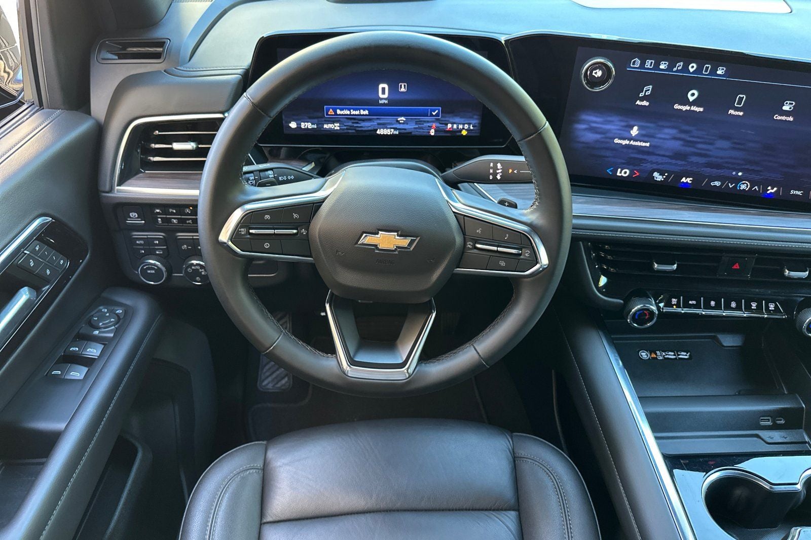 2025 Chevrolet Suburban 4WD LT