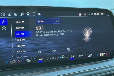 2025 Chevrolet Suburban 4WD LT