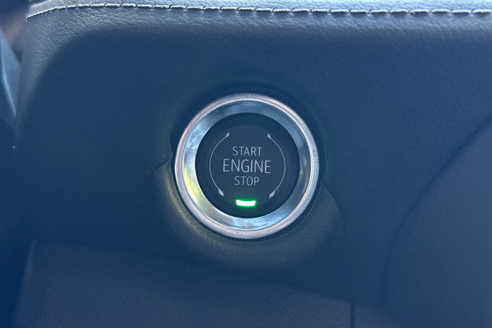 2025 Chevrolet Suburban 4WD LT