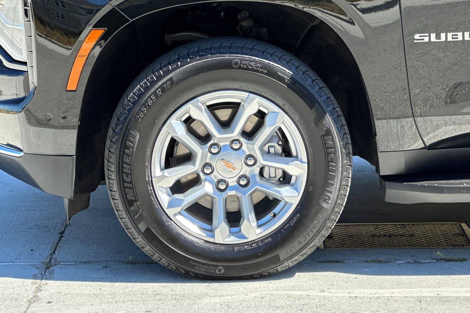 2025 Chevrolet Suburban 4WD LT