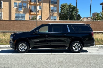 2025 Chevrolet Suburban 4WD LT