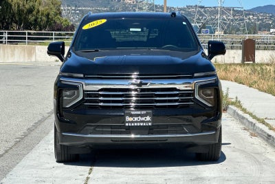 2025 Chevrolet Suburban 4WD LT