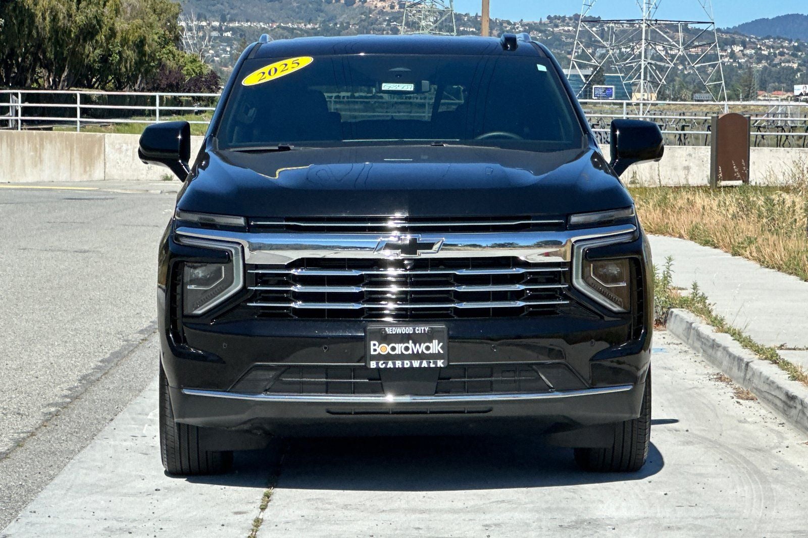 2025 Chevrolet Suburban 4WD LT