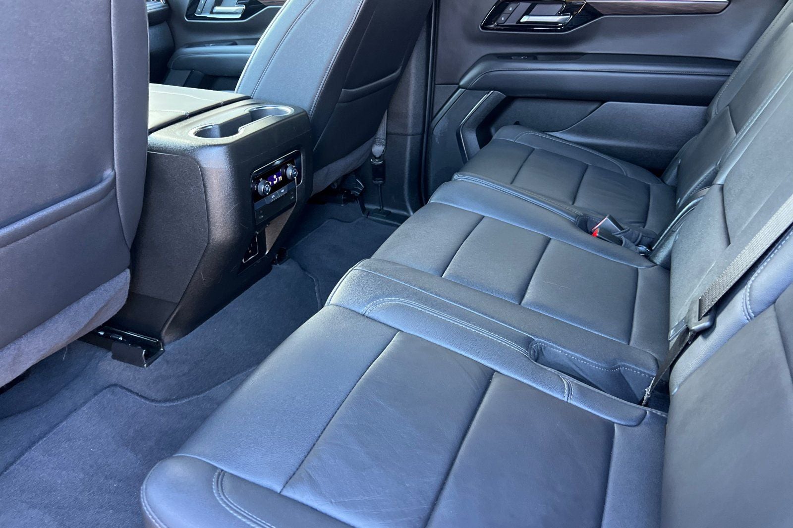 2025 Chevrolet Suburban 4WD Z71