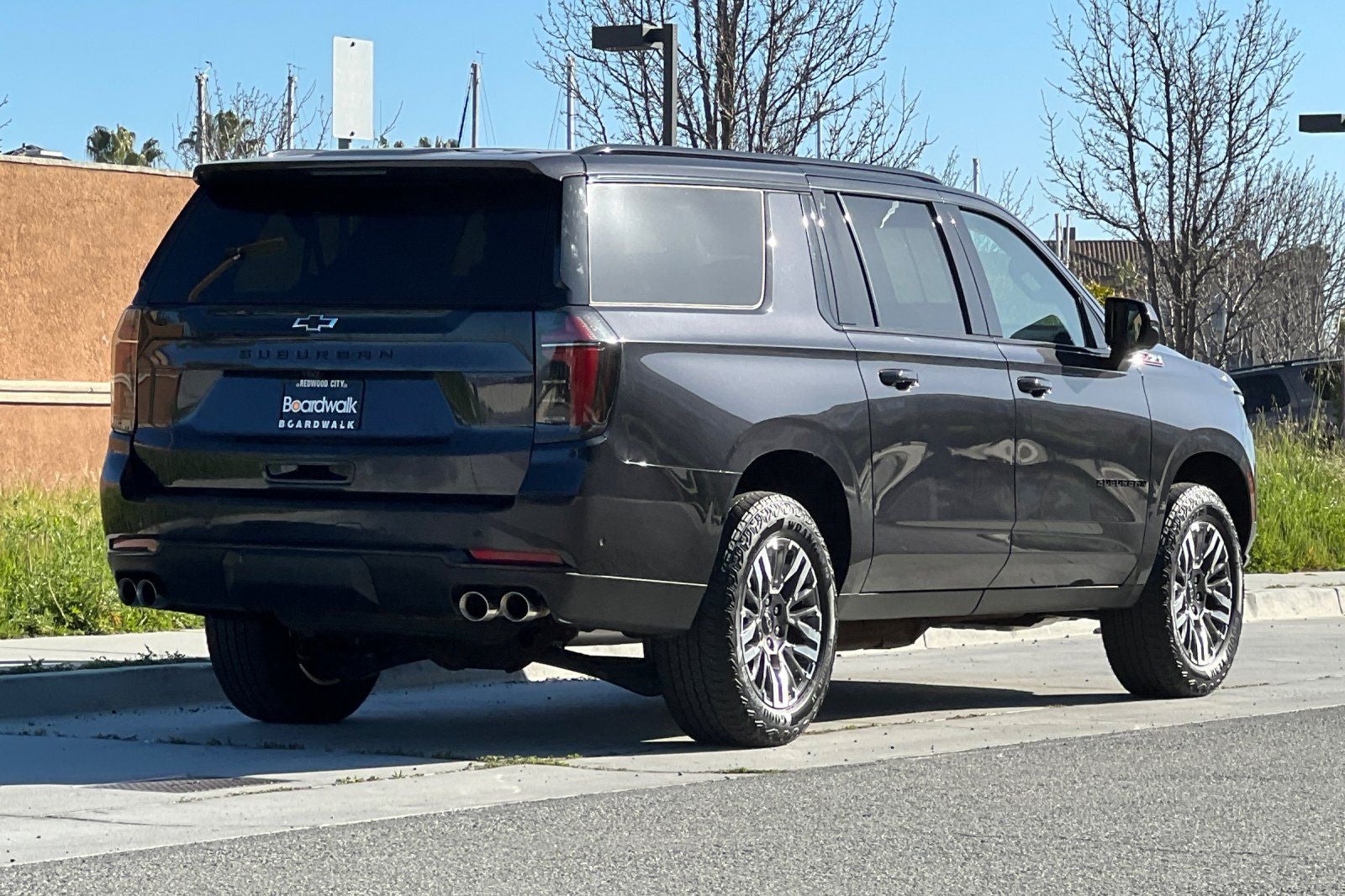 2025 Chevrolet Suburban 4WD Z71