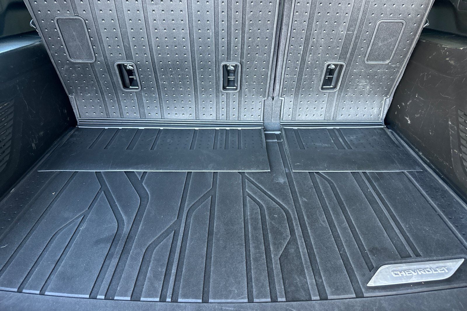 2024 Chevrolet Suburban 4WD LT