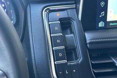 2024 Chevrolet Suburban 4WD LT