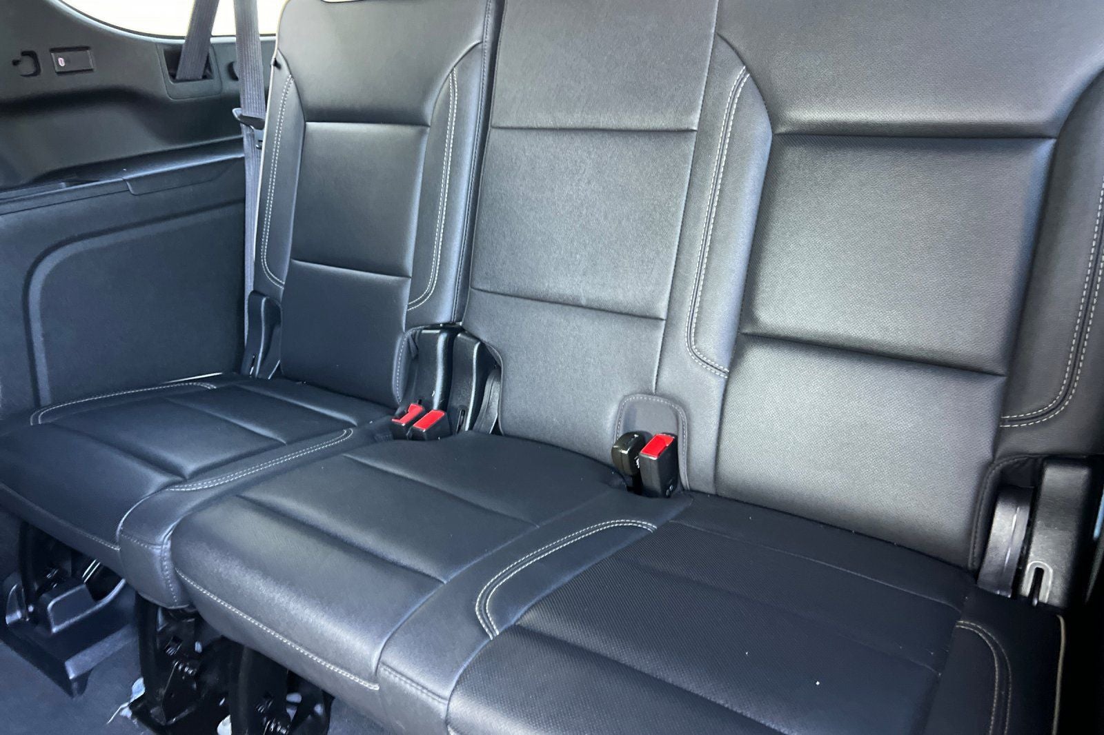 2023 Chevrolet Suburban 4WD Premier