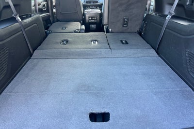 2023 Chevrolet Suburban 4WD Premier