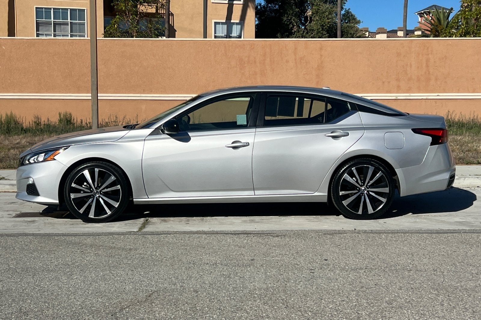 2022 Nissan Altima SR FWD