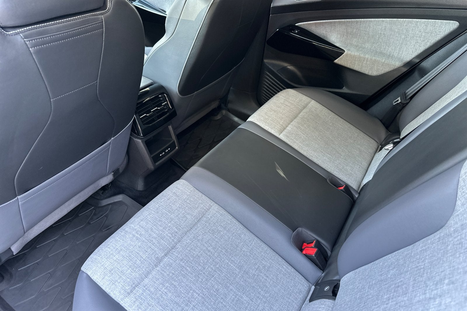 2024 Volkswagen ID.4 Pro
