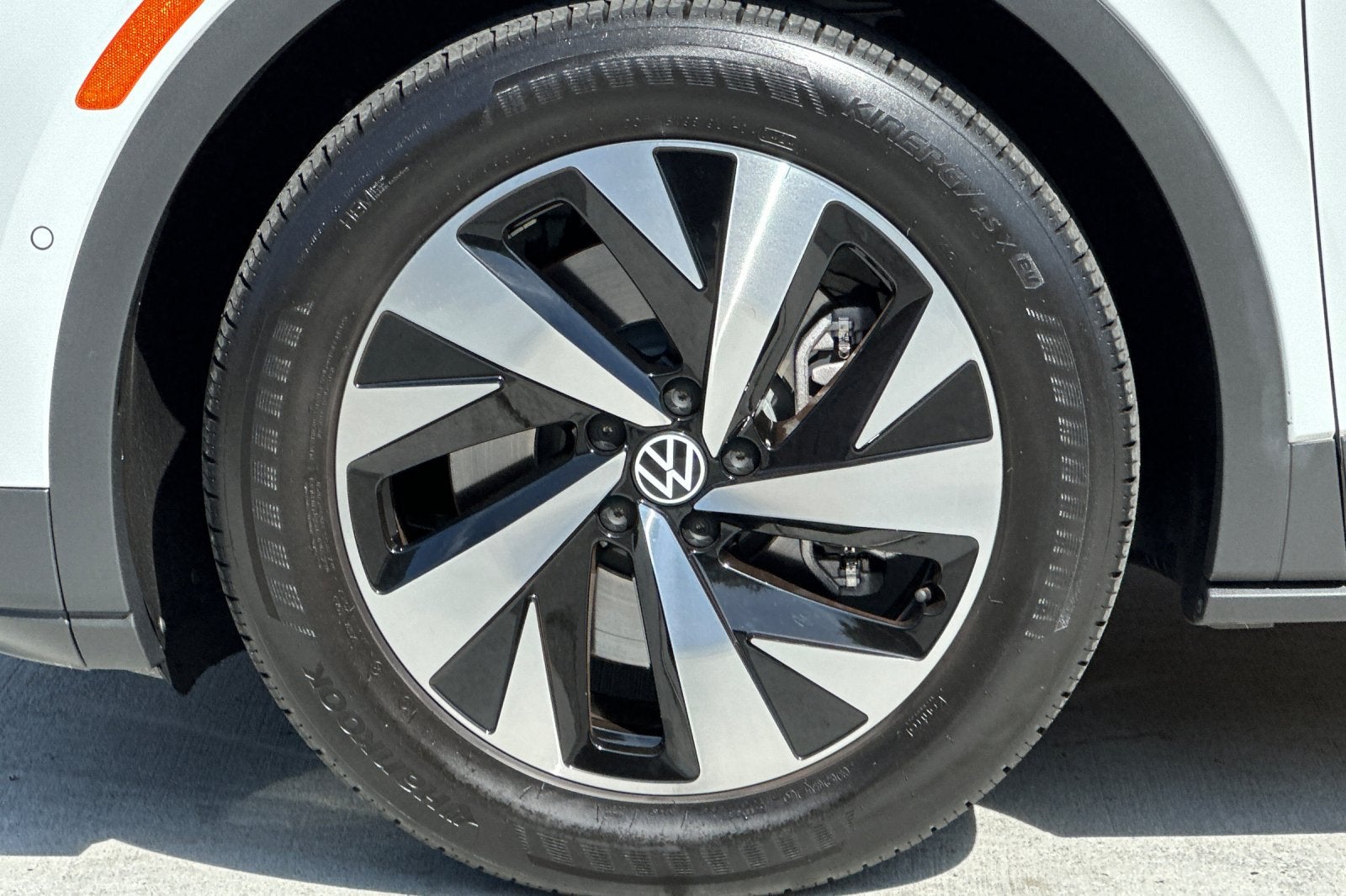 2024 Volkswagen ID.4 Pro