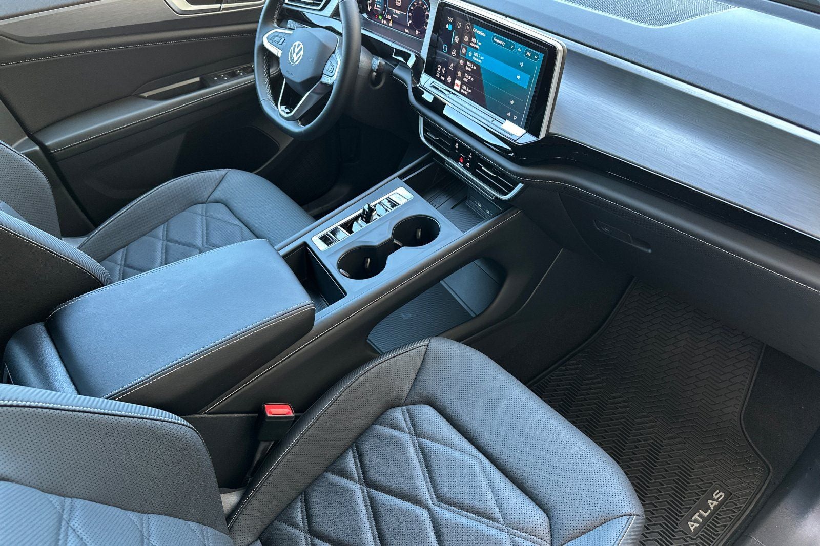 2026 Volkswagen Atlas Cross Sport SE