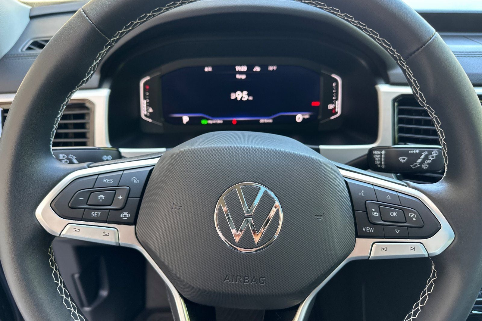 2022 Volkswagen Atlas 3.6L V6 SE w/Technology