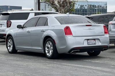 2019 Chrysler 300 Touring