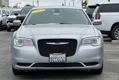 2019 Chrysler 300 Touring