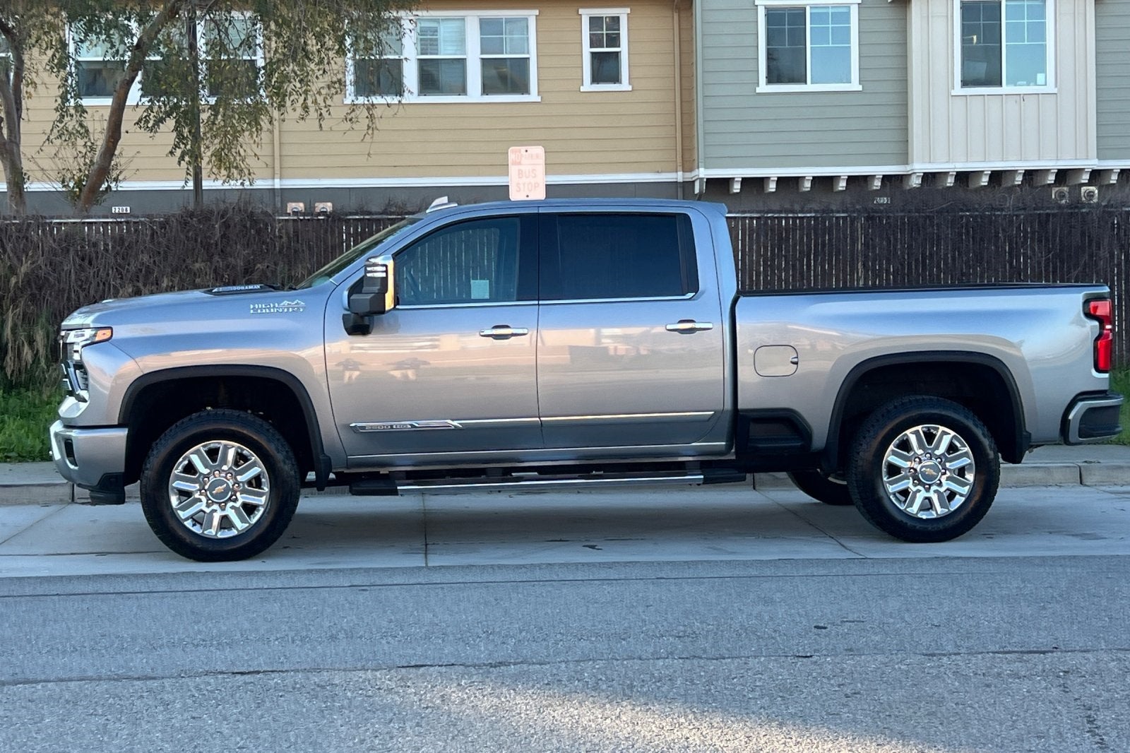 2025 Chevrolet Silverado 2500HD 4WD Crew Cab Standard Bed High Country