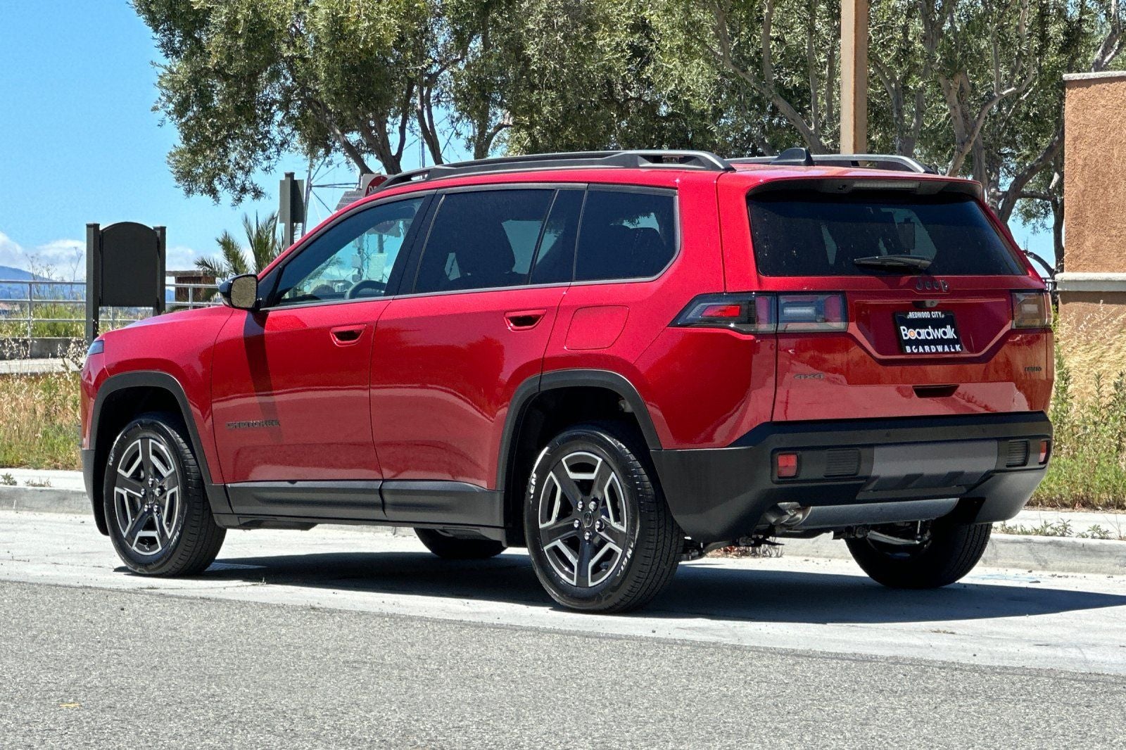 2026 Jeep Cherokee CHEROKEE LAREDO 4X4
