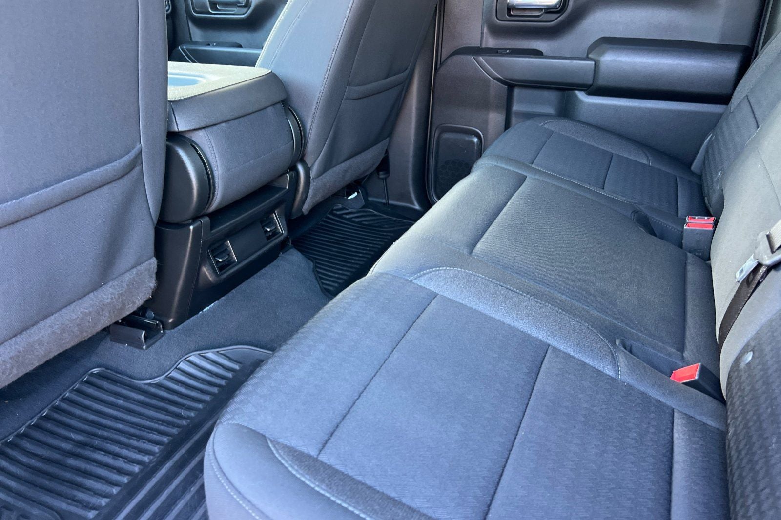 2023 Chevrolet Silverado 1500 4WD Crew Cab Short Bed Custom