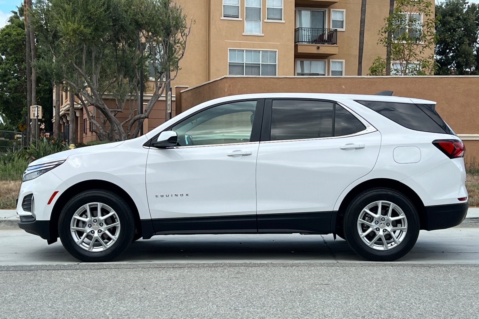 2022 Chevrolet Equinox AWD LT