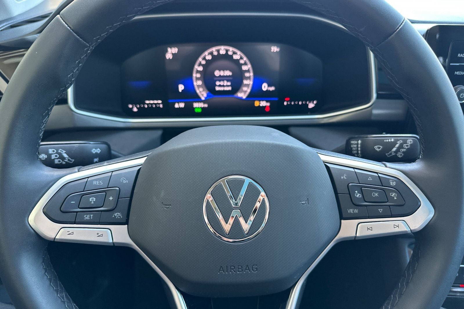 2026 Volkswagen Taos SE Black