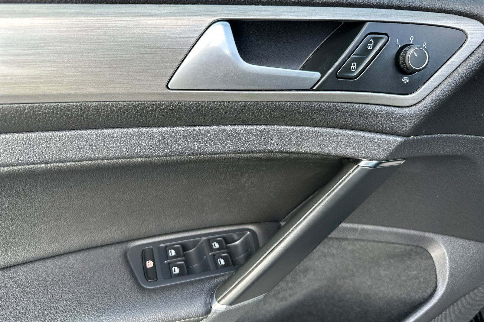 2015 Volkswagen Golf SportWagen TDI S 4-Door