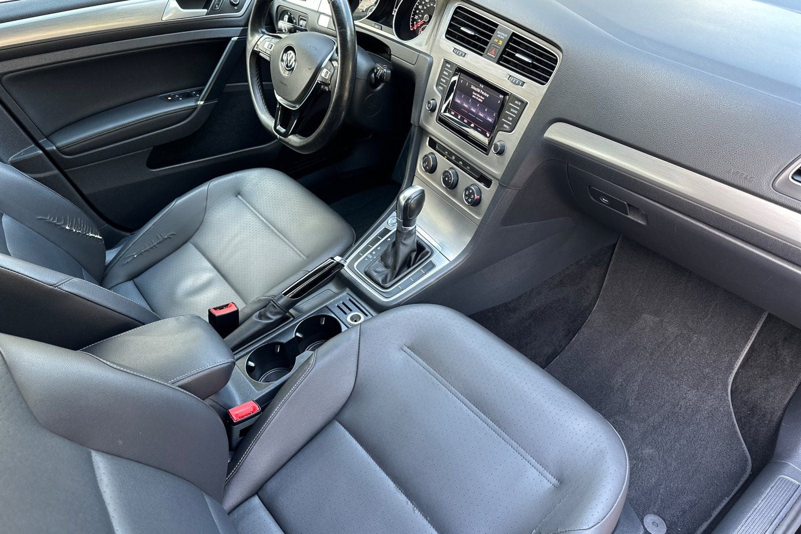 2015 Volkswagen Golf SportWagen TDI S 4-Door