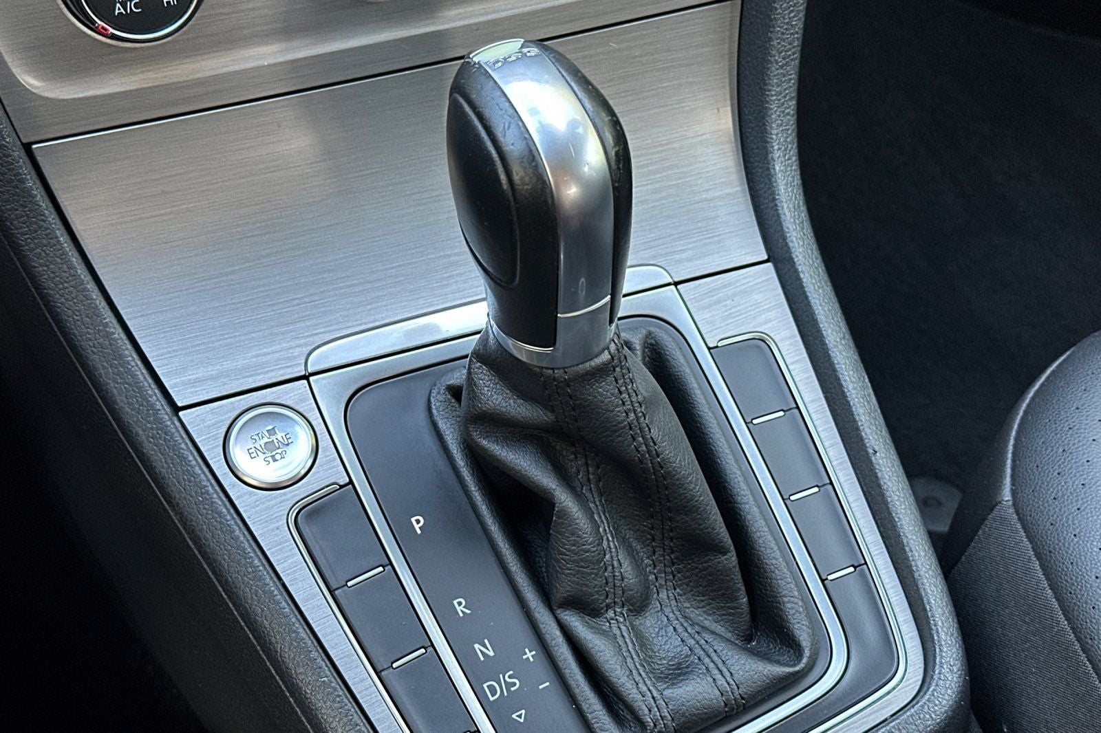 2015 Volkswagen Golf SportWagen TDI S 4-Door