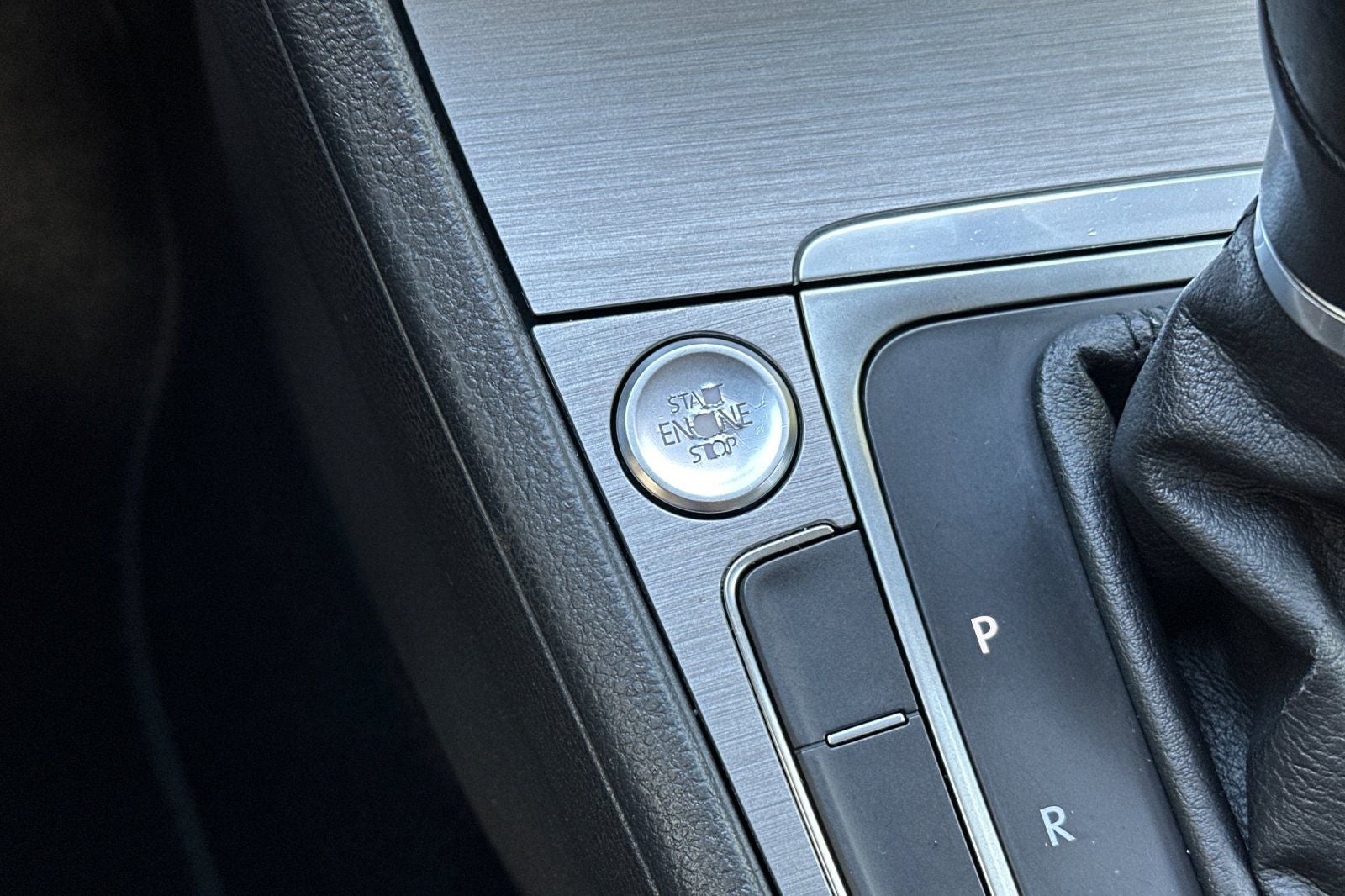 2015 Volkswagen Golf SportWagen TDI S 4-Door