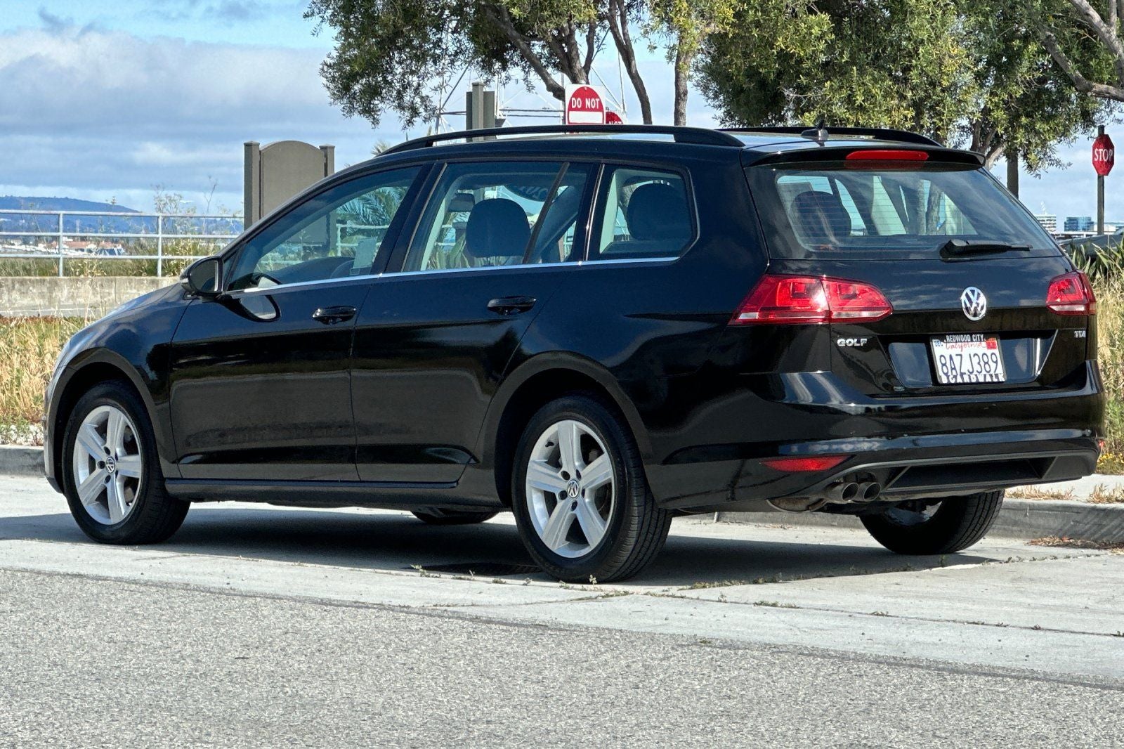 2015 Volkswagen Golf SportWagen TDI S 4-Door