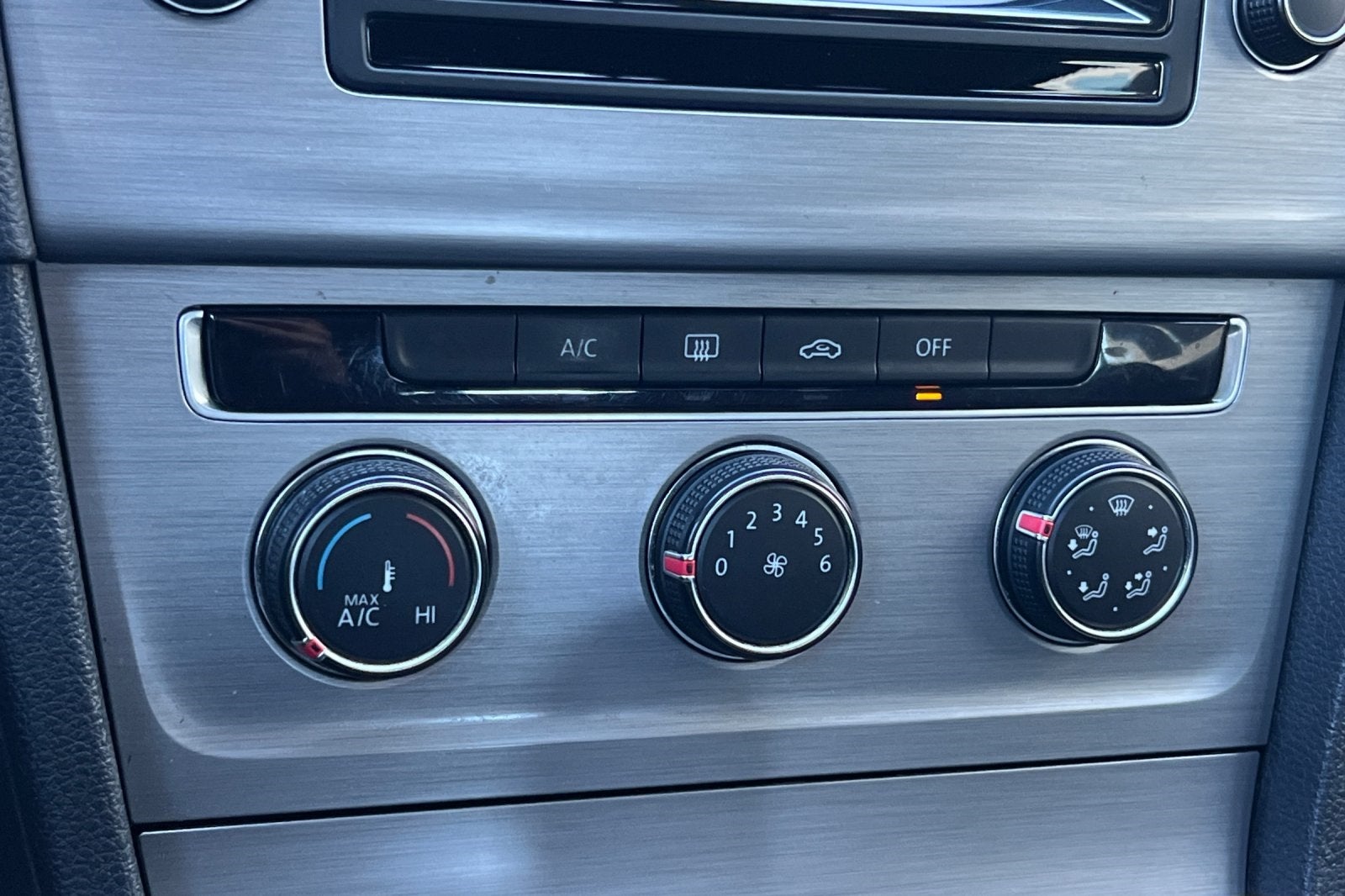 2015 Volkswagen Golf SportWagen TDI S 4-Door