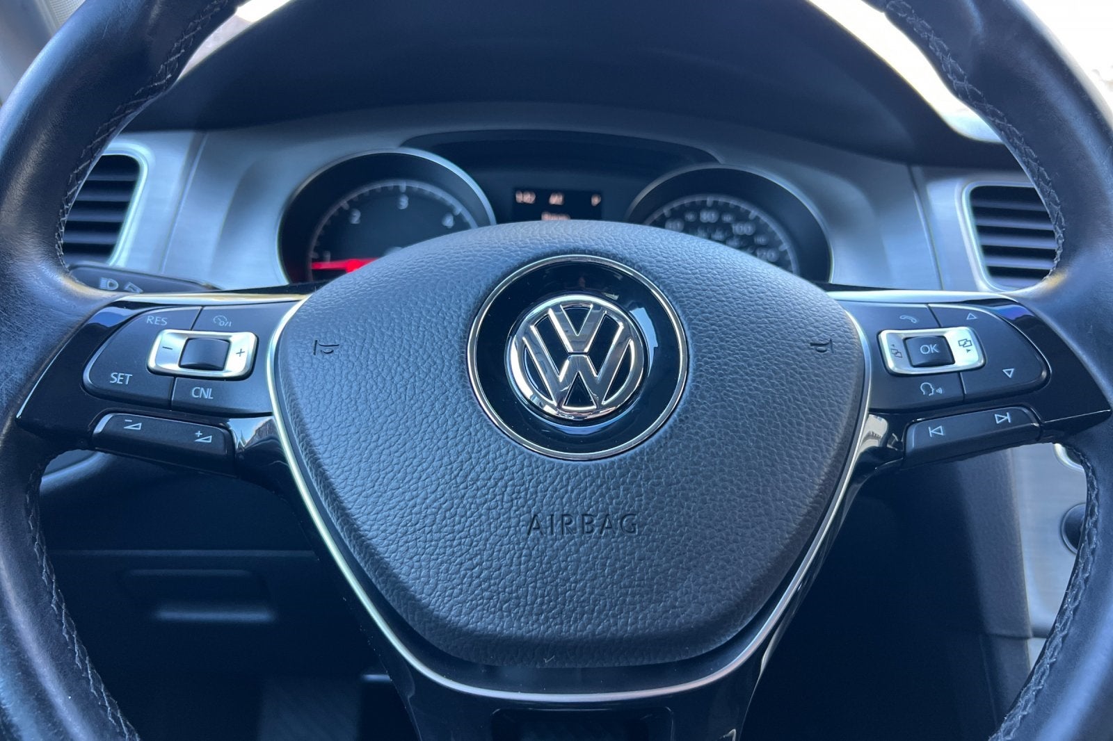 2015 Volkswagen Golf SportWagen TDI S 4-Door
