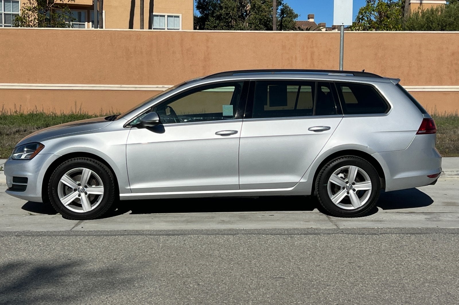 2015 Volkswagen Golf SportWagen TDI S 4-Door