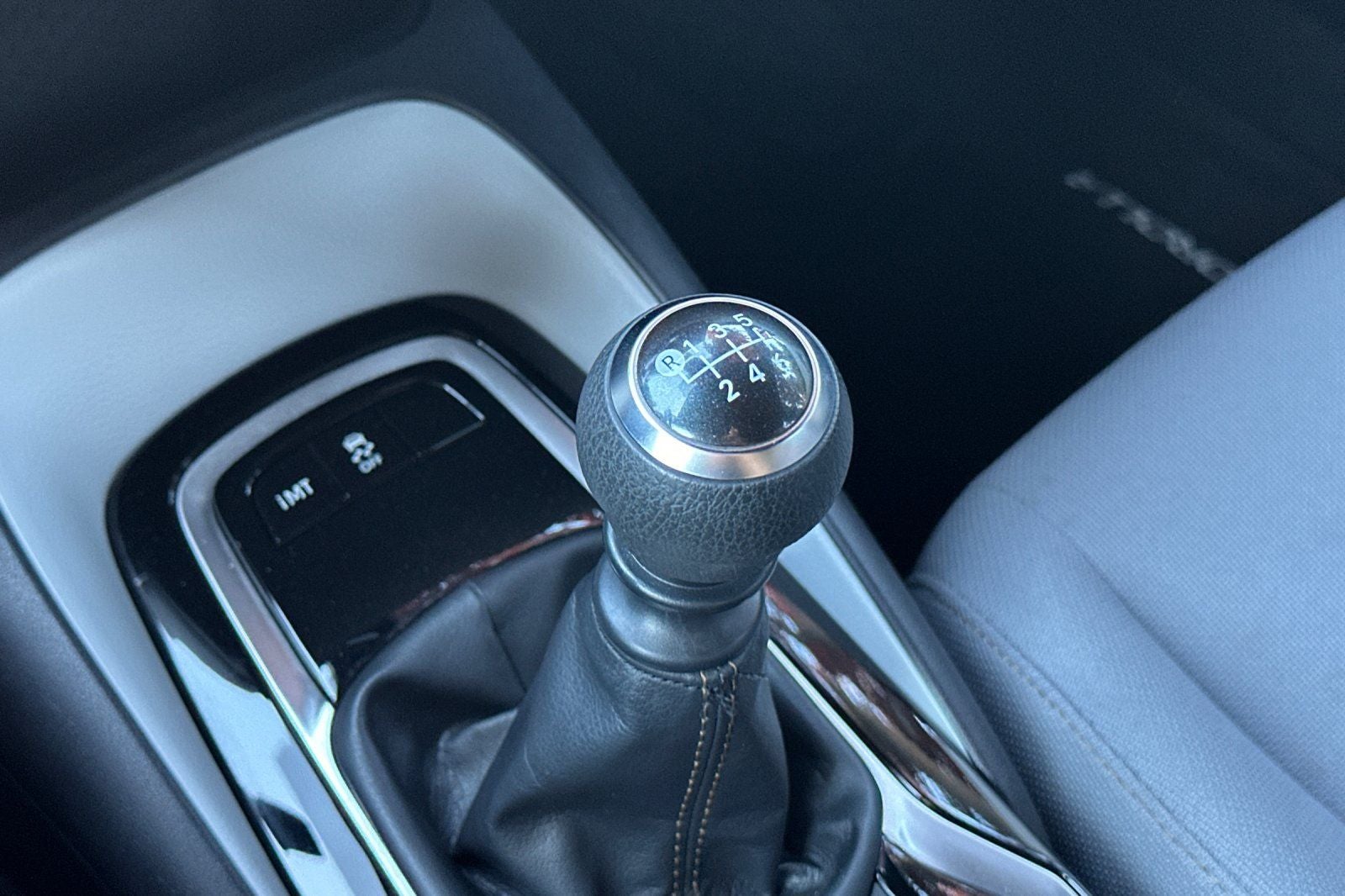2022 Toyota Corolla SE 6MT