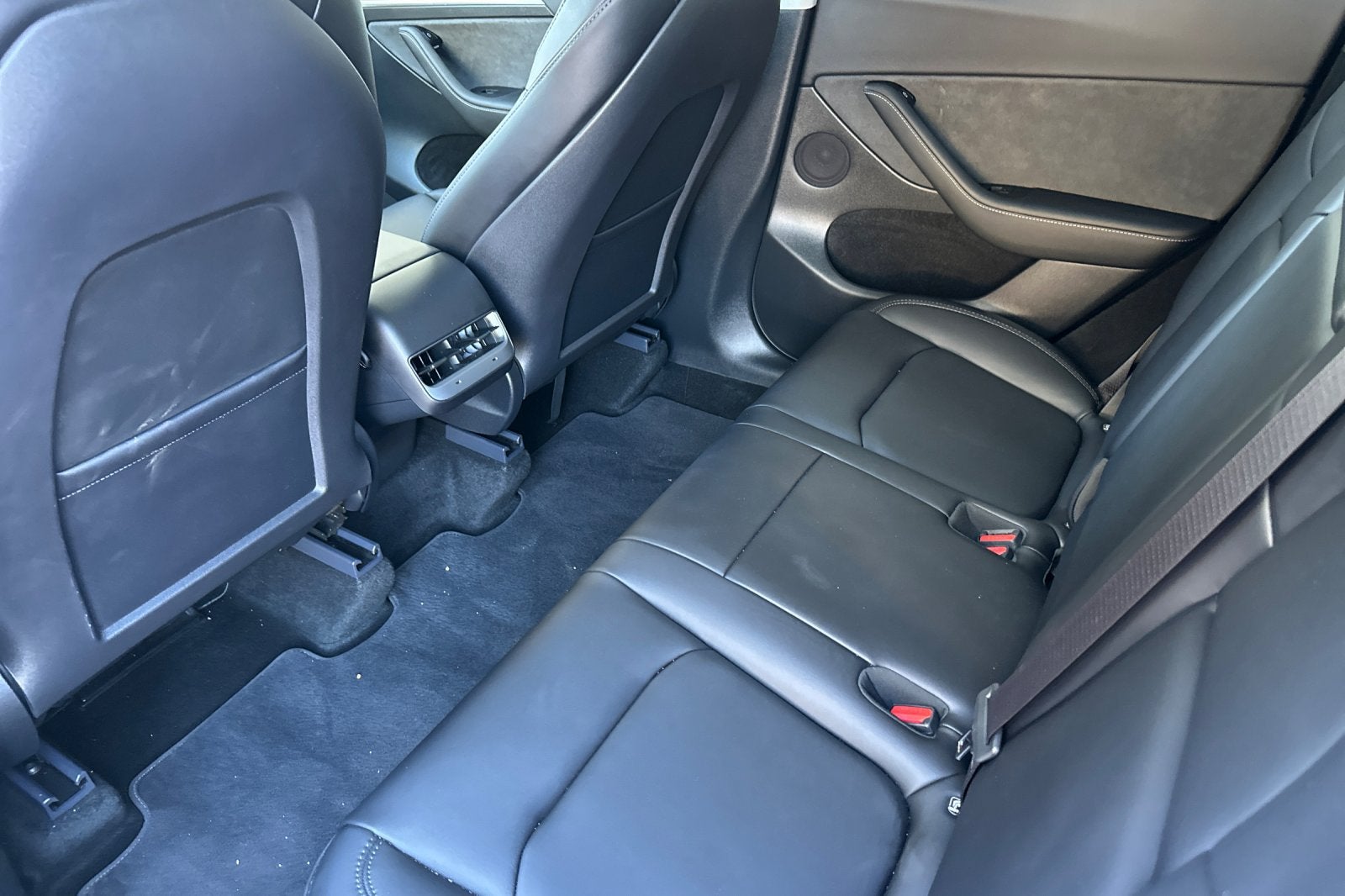 2024 Tesla Model Y Long Range Dual Motor All-Wheel Drive