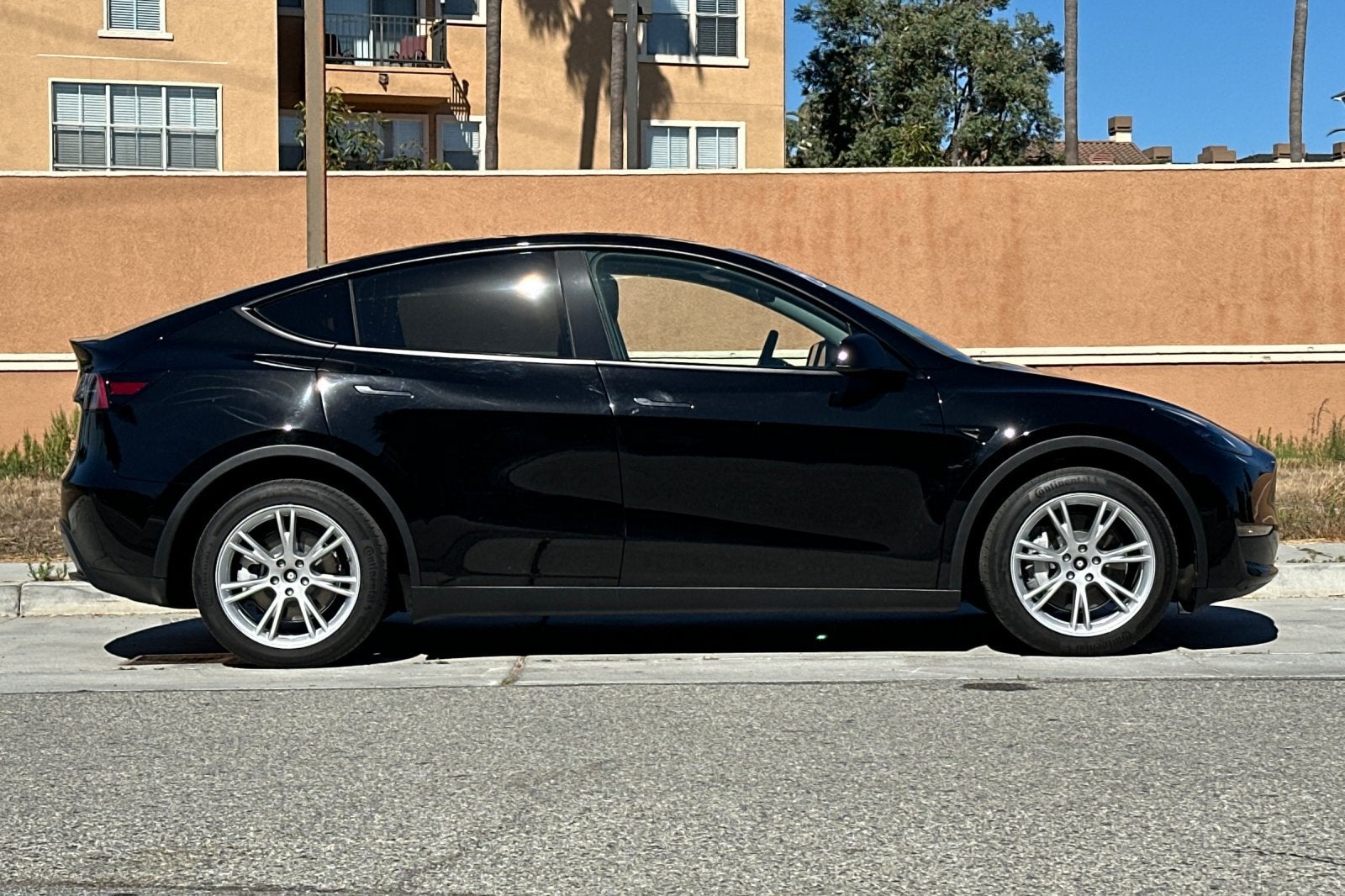 2024 Tesla Model Y Long Range Dual Motor All-Wheel Drive